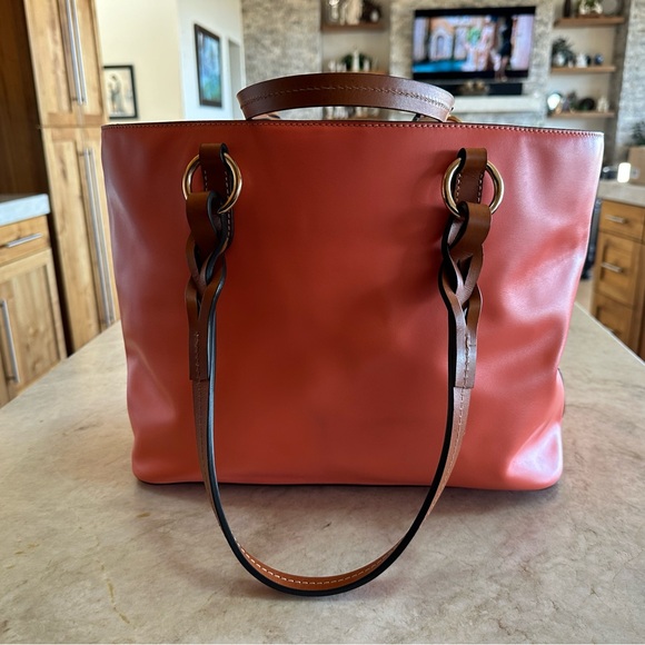 **Authentic** Dooney & Bourke Wexford Tammy Tote - Picture 2 of 7